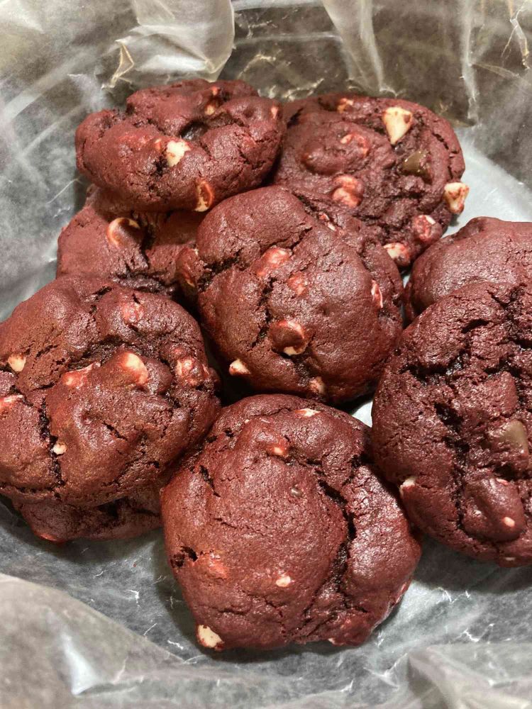 Red Velvet Chocolate Chip Cookies