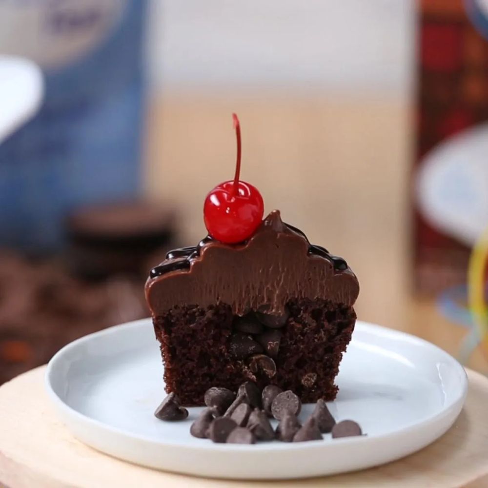 Chocolate Pinata Cupcake: Pimp Your Cupcake