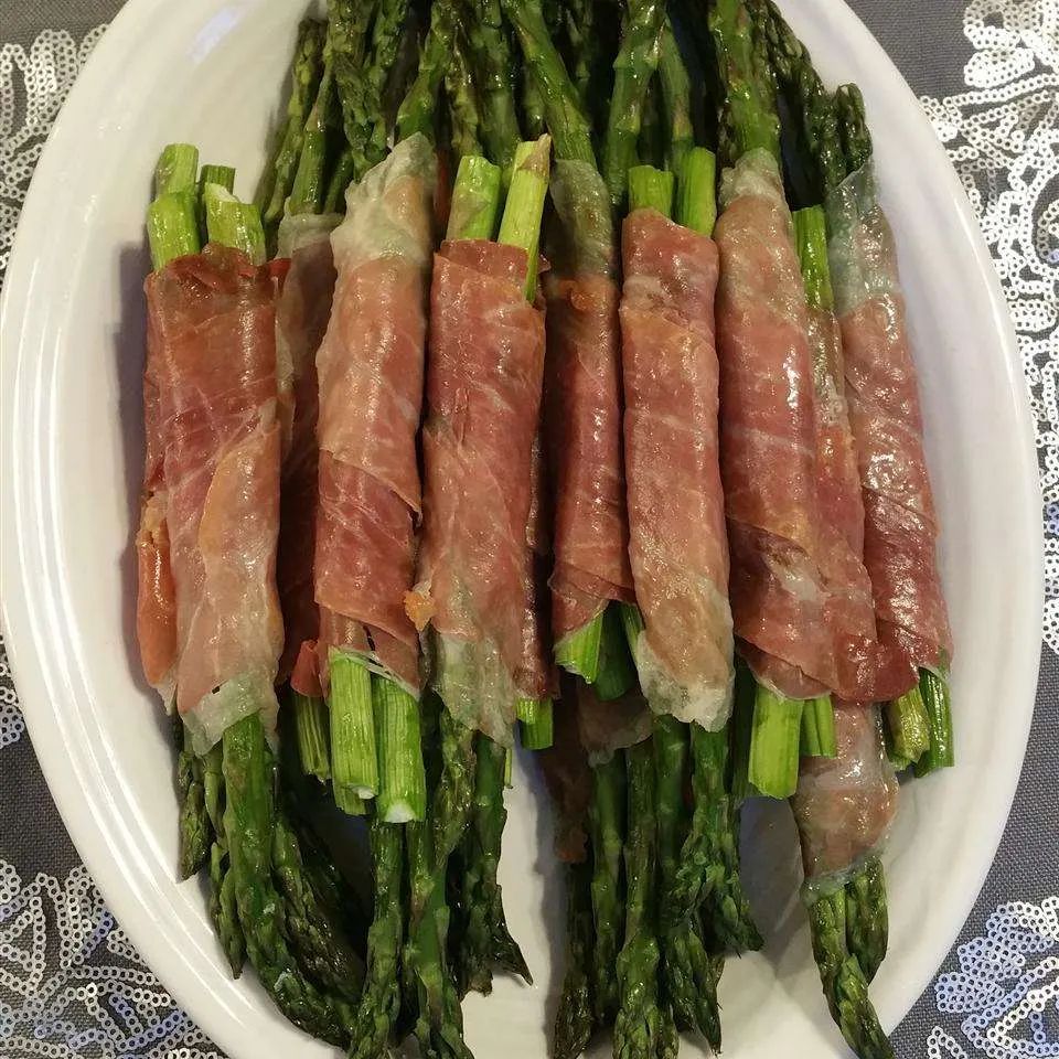 Asparagus Wrapped in Crisp Prosciutto