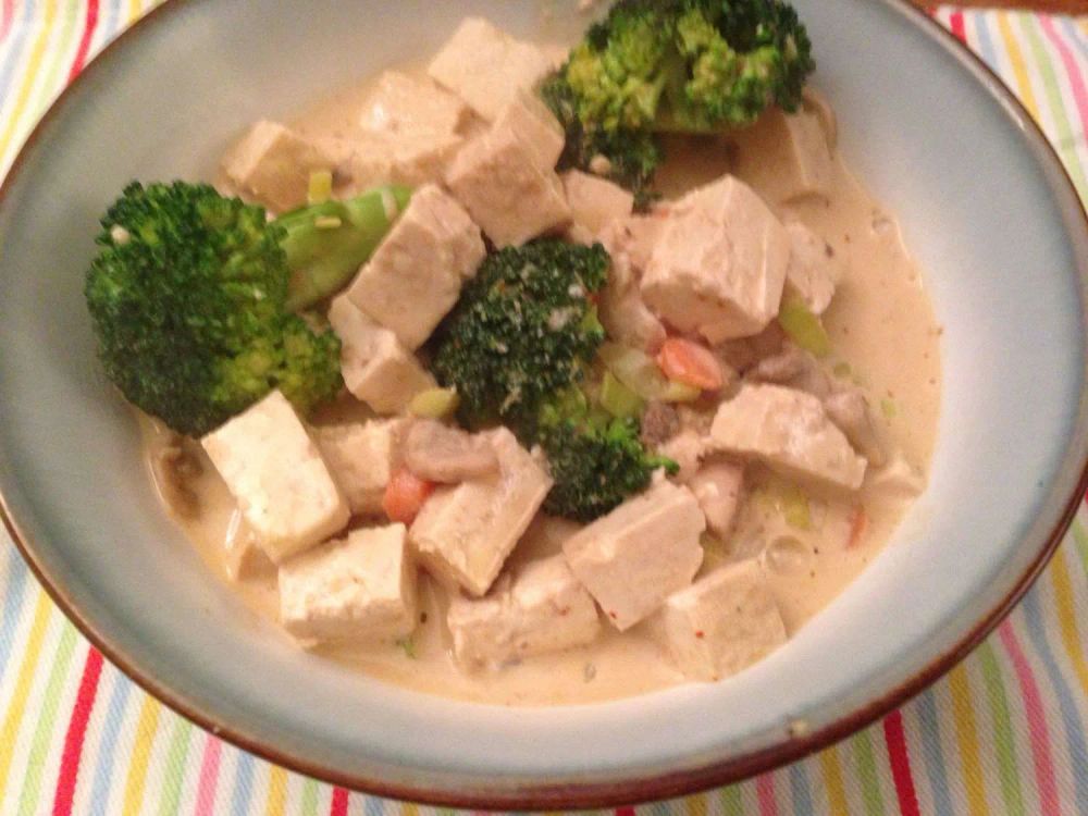 Easy Vegan Red Curry with Tofu and Vegetables