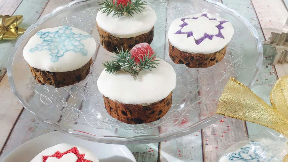 Mini Christmas Cakes