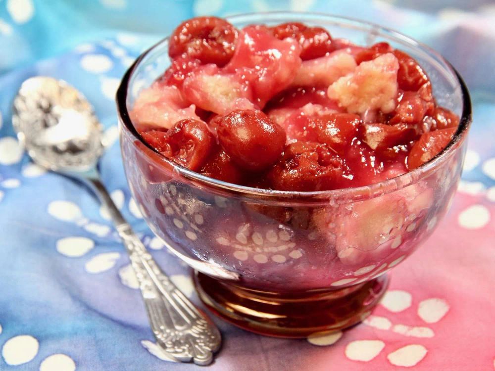 Carolyn's Oh-So-Easy Cherry Cobbler