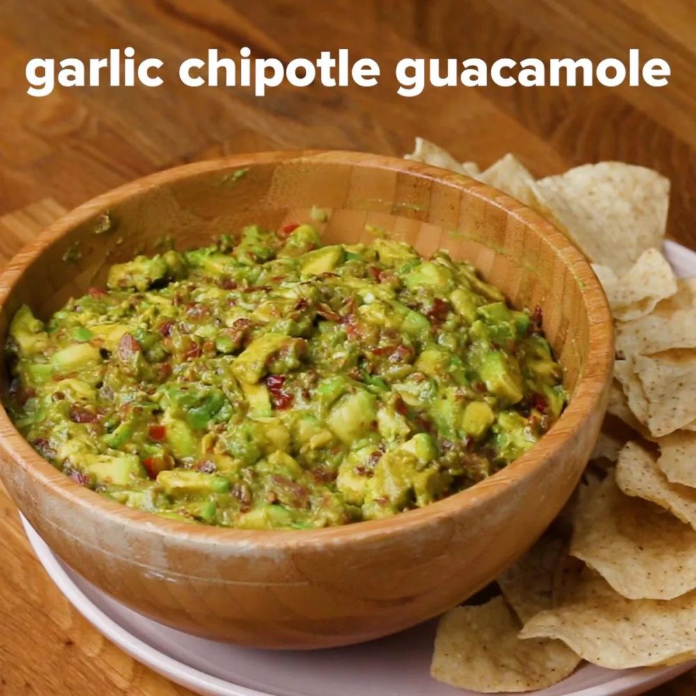 Garlic Chipotle Guacamole