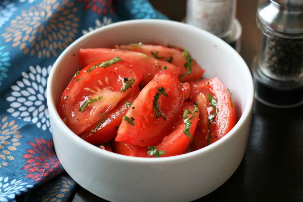 10-Minute Tomato Basil Salad