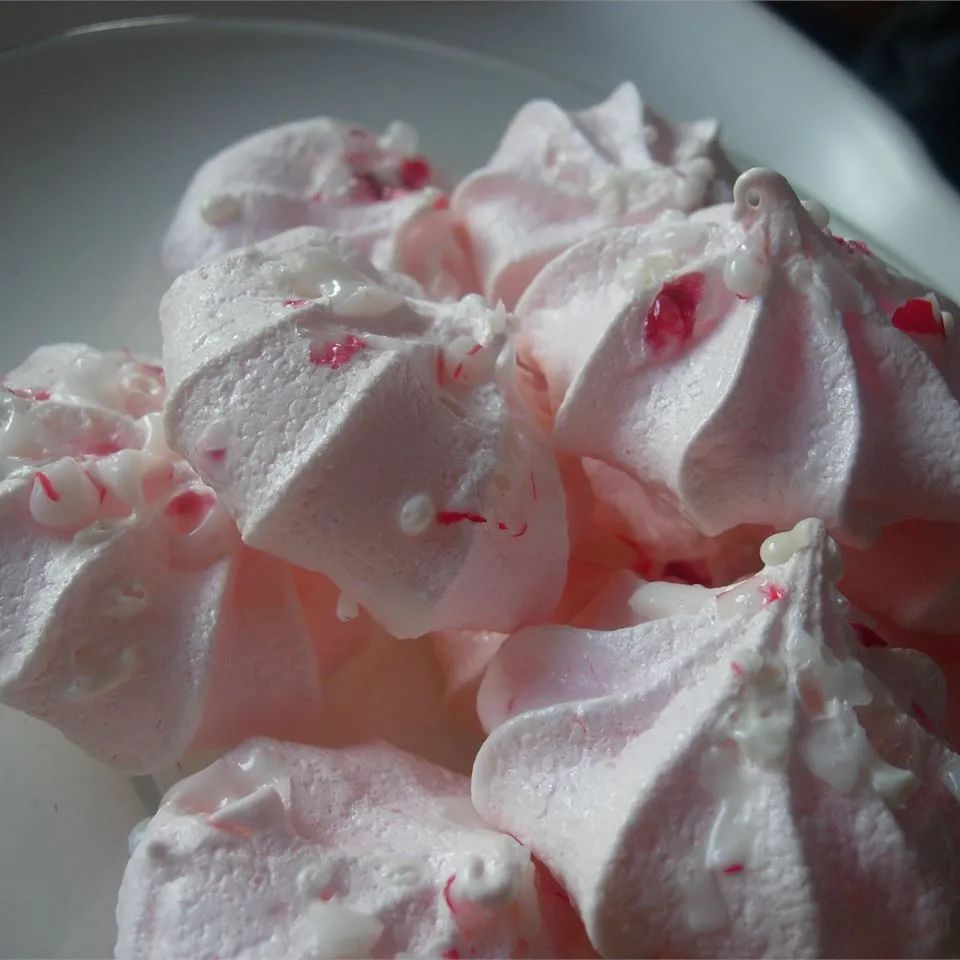 Peppermint Meringue Cookies