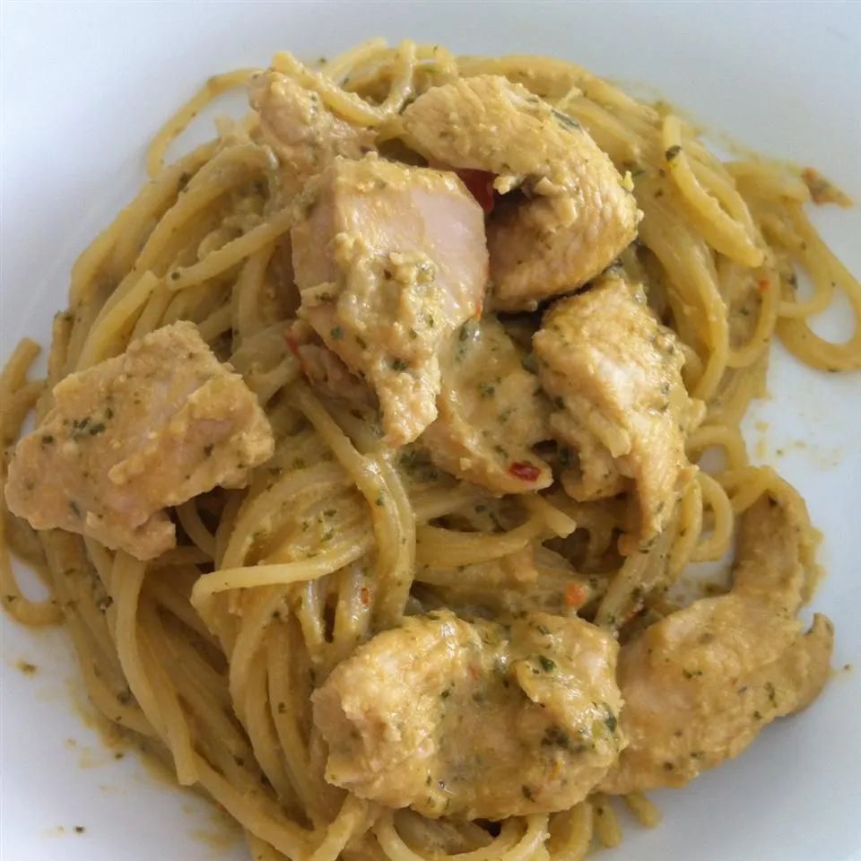 Phenomenal Chicken and Pasta in Creamy Pesto Sauce