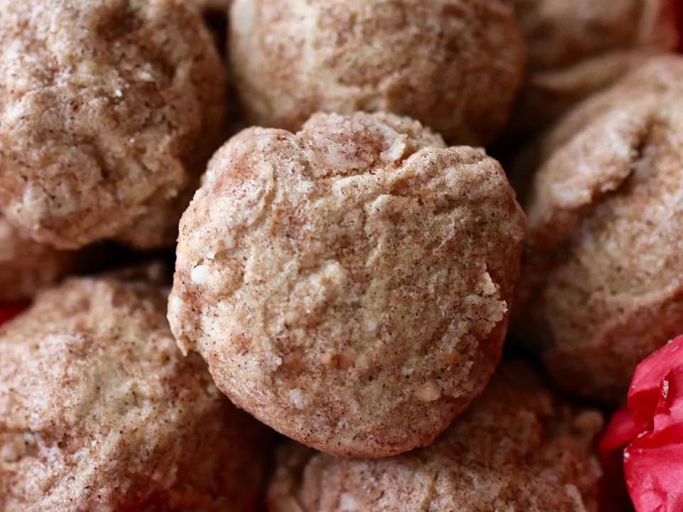 Polvorones de Canele (Cinnamon Cookies)