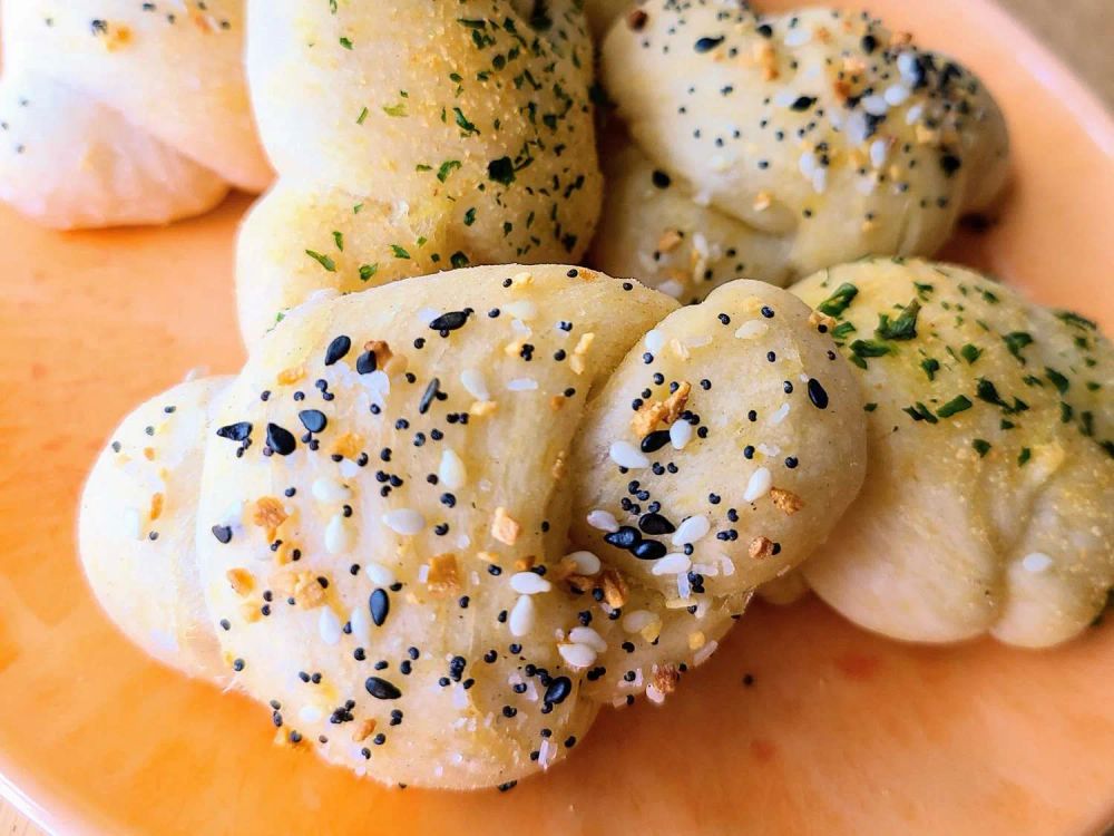 Easy Garlic Knots