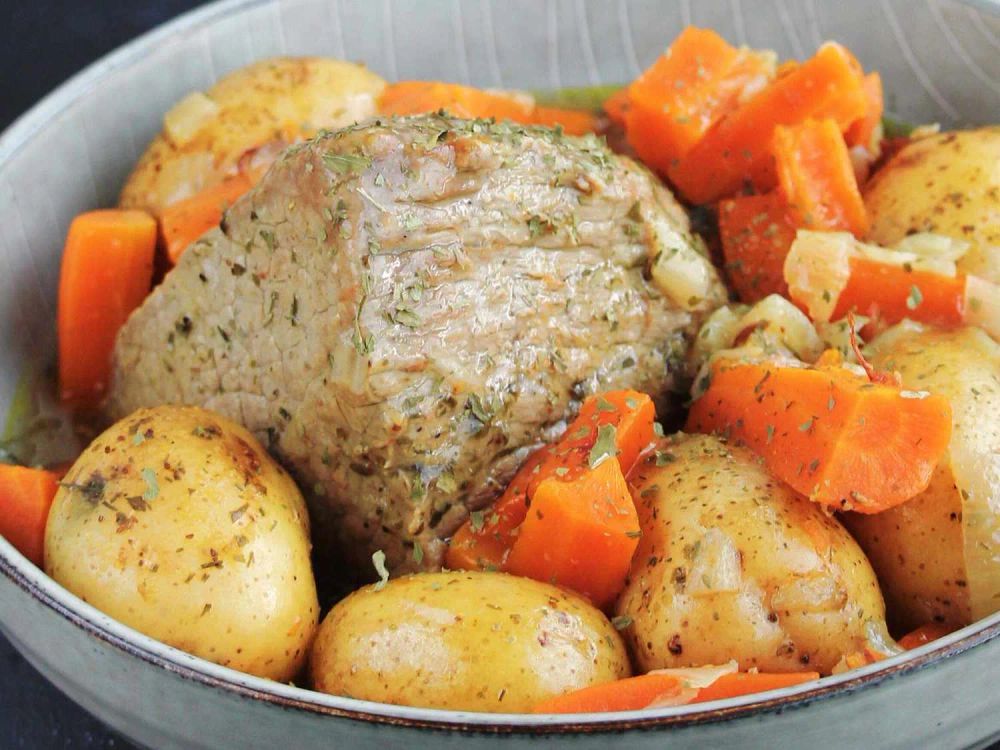 Instant Pot Pot Roast with Potatoes and Carrots