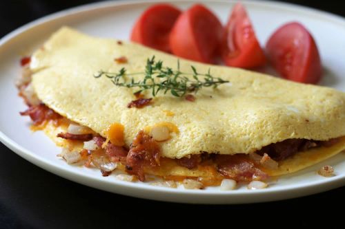 Crispy Bacon and Sweet Onion Omelet