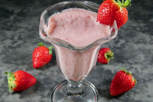 Skinny Strawberry Milkshake