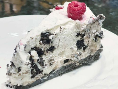 Oreo White Chocolate Mousse Cake