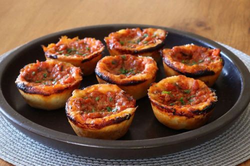 Chicago Deep-Dish Pizza Muffins