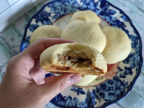 Baked Siopao (Filipino Meat Bun)