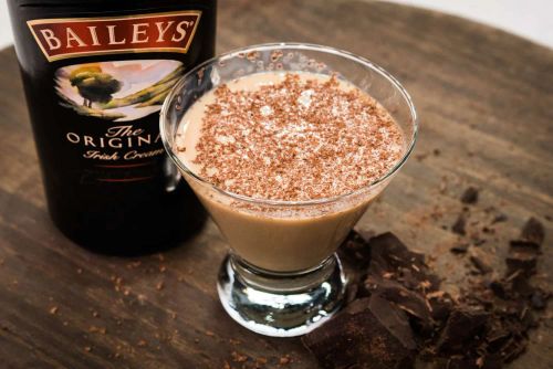 Baileys Minty Martini