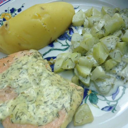 Pan-Fried Salmon with Cream-Dill Sauce