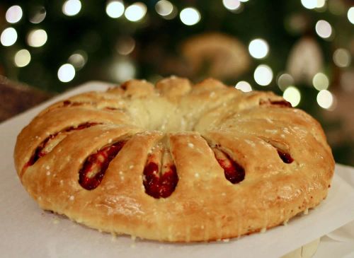 Cranberry-Orange Tea Ring