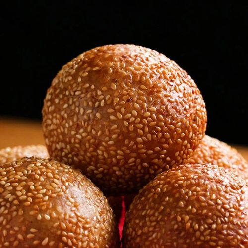 Chinese Fried Sesame Dessert Balls (Jian Dui)