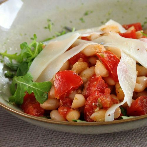 Arugula Salad with Cannellini Beans