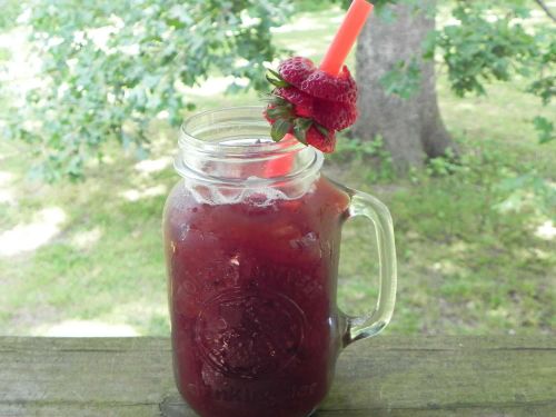 Instant Pot® Strawberry Iced Tea