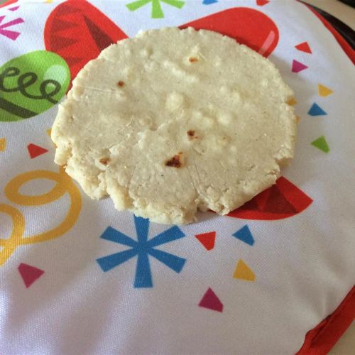 Pupusas de Queso (Cheese-Stuffed Tortillas)