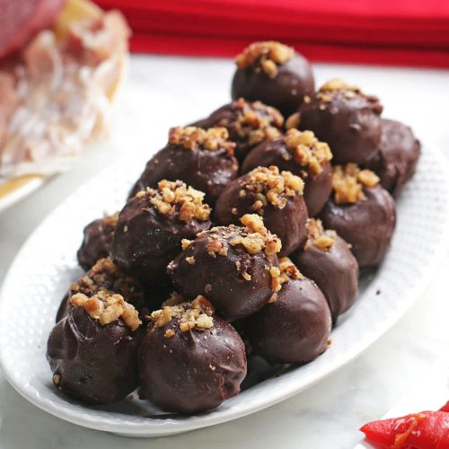 Derby-Style Bourbon Balls