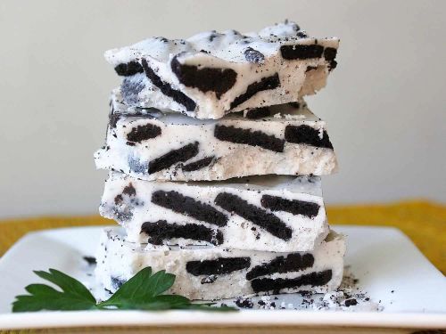 Oreo Cookie Bark