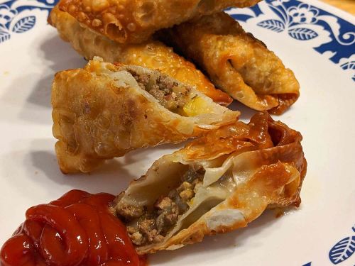 Cheeseburger Egg Rolls