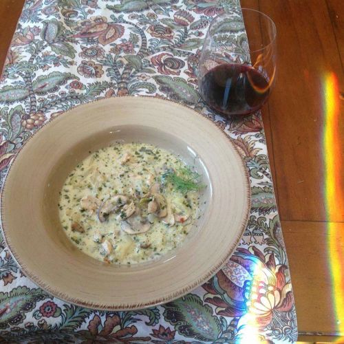 Creamy Chicken Soup with Fennel and Mushrooms