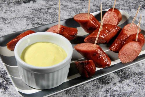 Low-Carb Hot Dog and Dipping Sauce