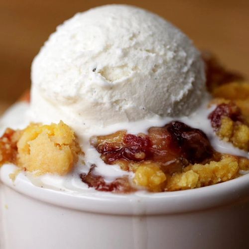 Slow-Cooker Cranberry Apple Pie Cobbler