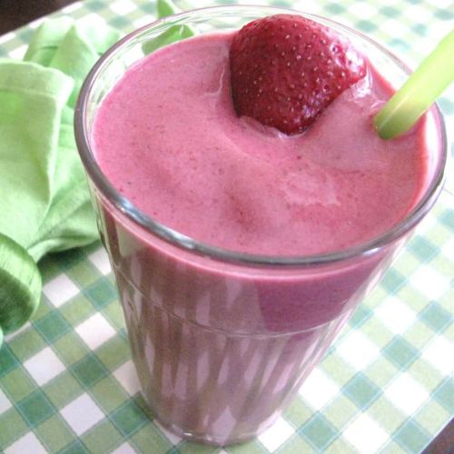 Healthy Berry and Spinach Smoothie