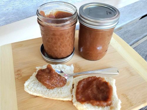 Slow Cooker Apple Butter for Food Gifts