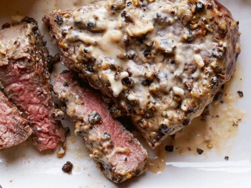 Filet Mignons with Pepper Cream Sauce