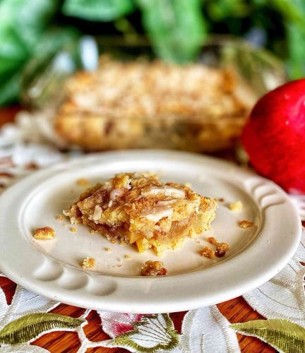 Cinnamon-Apple Bars with Icing