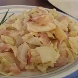 Creamy Cabbage with Apples and Bacon