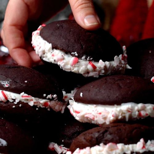 Chocolate Peppermint Whoopie Pies