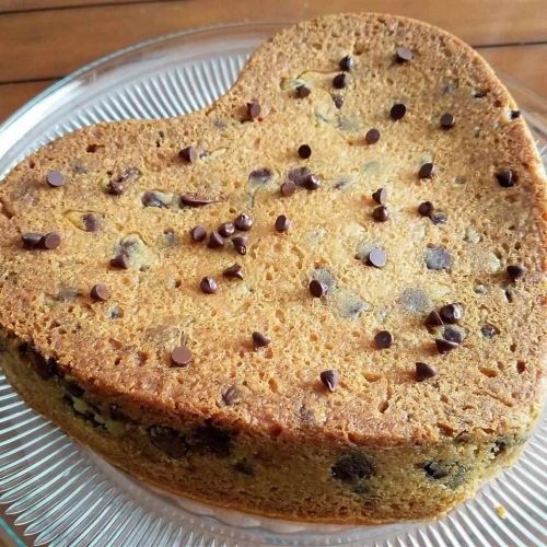 Giant Chocolate Chip Cookie Cake