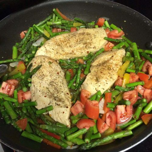 Chicken with Asparagus and Roasted Red Peppers