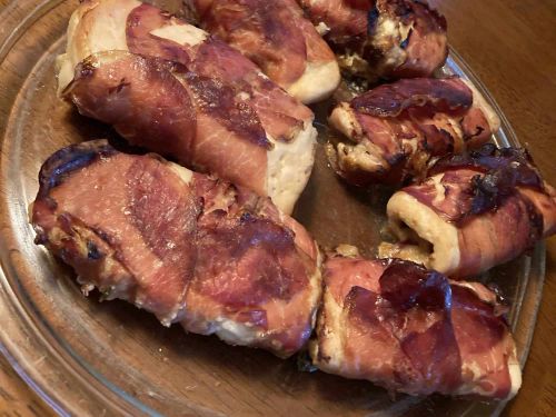 Prosciutto-Wrapped Chicken with Figs and Goat Cheese