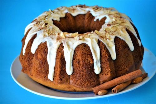 Cinnamon and Amaretto Pound Cake