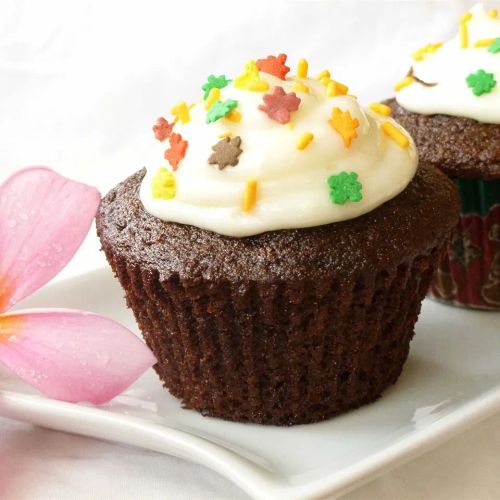 Gingerbread Cupcakes with Cream Cheese Frosting