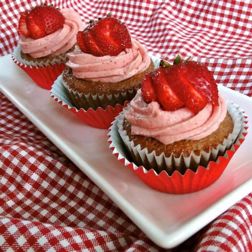 Really Real Strawberry Cupcakes