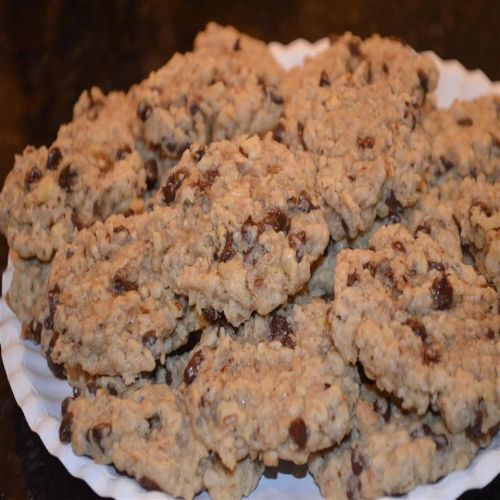 Gluten-Free Chewy Oatmeal-Chocolate Chip Cookies