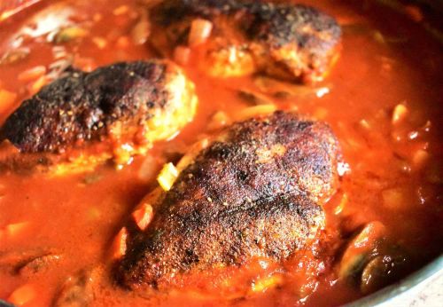 Baked Chicken Breasts in Cinnamon-Tomato Sauce