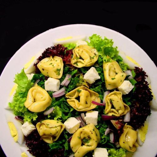 Ali's Greek Tortellini Salad