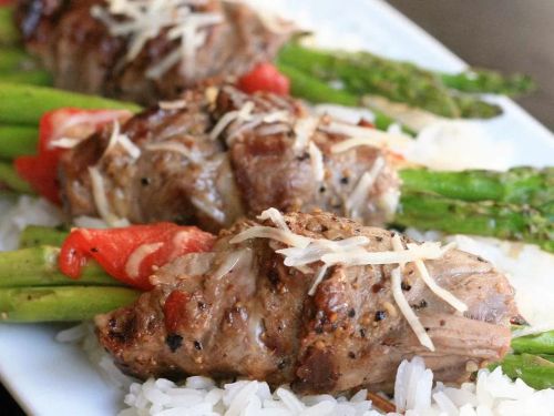 Grilled Asparagus Steak Bundles