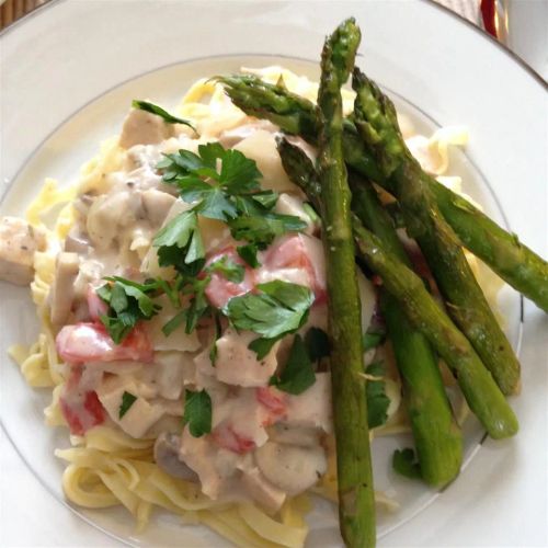 Creamy Chicken Fettuccine Alfredo