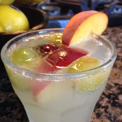 Refreshing Peach Sangria