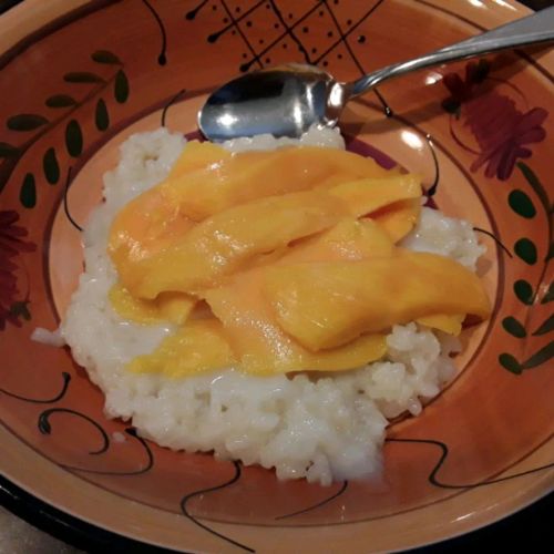 Sticky Rice with Coconut Milk and Mango